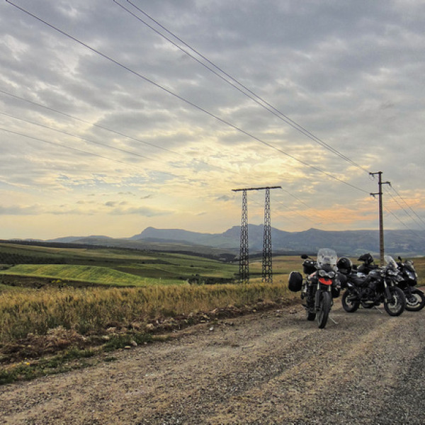 Thumbnail for Os estupores dos guias...