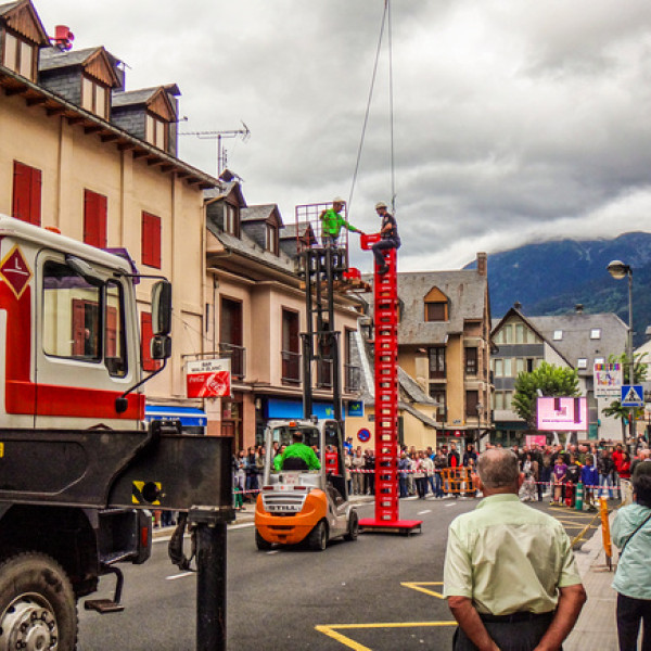 Thumbnail for Muitas grades e um espanhol em cima