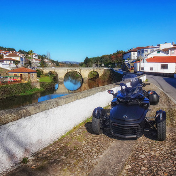 Thumbnail for Dois anos de Coiso